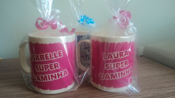 Caneca Super Daminha em Rosa